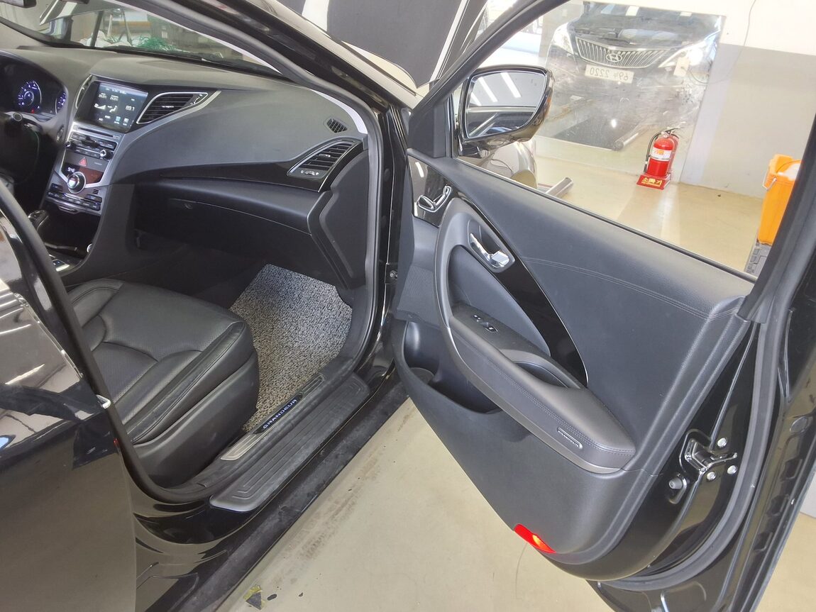HYUNDAI GRANDEUR HG HG 300 EXCLUSIVE 2015 - zdjęcie 14