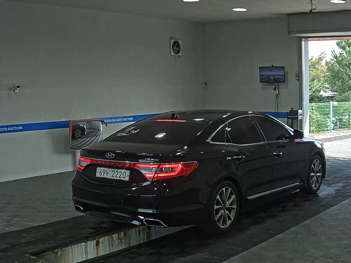 HYUNDAI GRANDEUR HG HG 300 EXCLUSIVE 2015 - zdjęcie 5