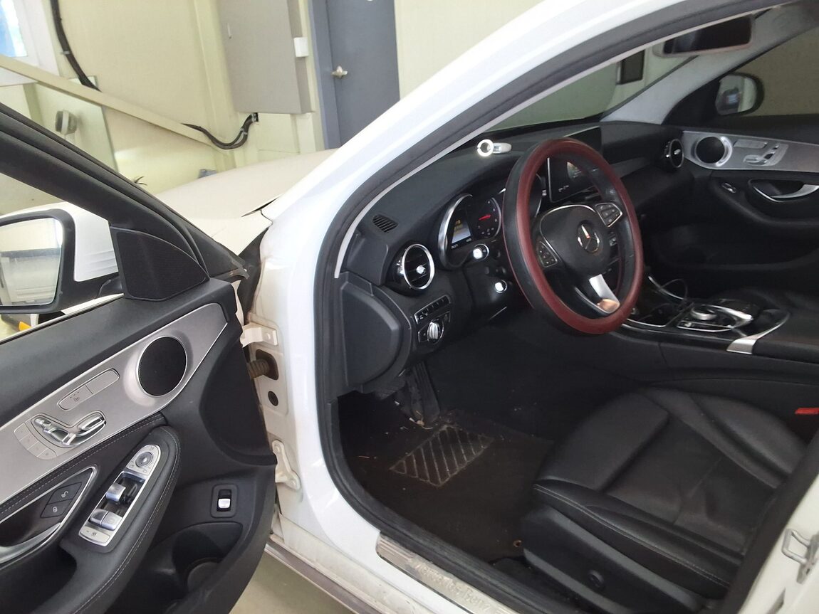 MERCEDES-BENZ C-CLASS (4TH GEN) C220 CDI BLUETEC PANORAMIC SUNROOF 2015 - zdjęcie 11