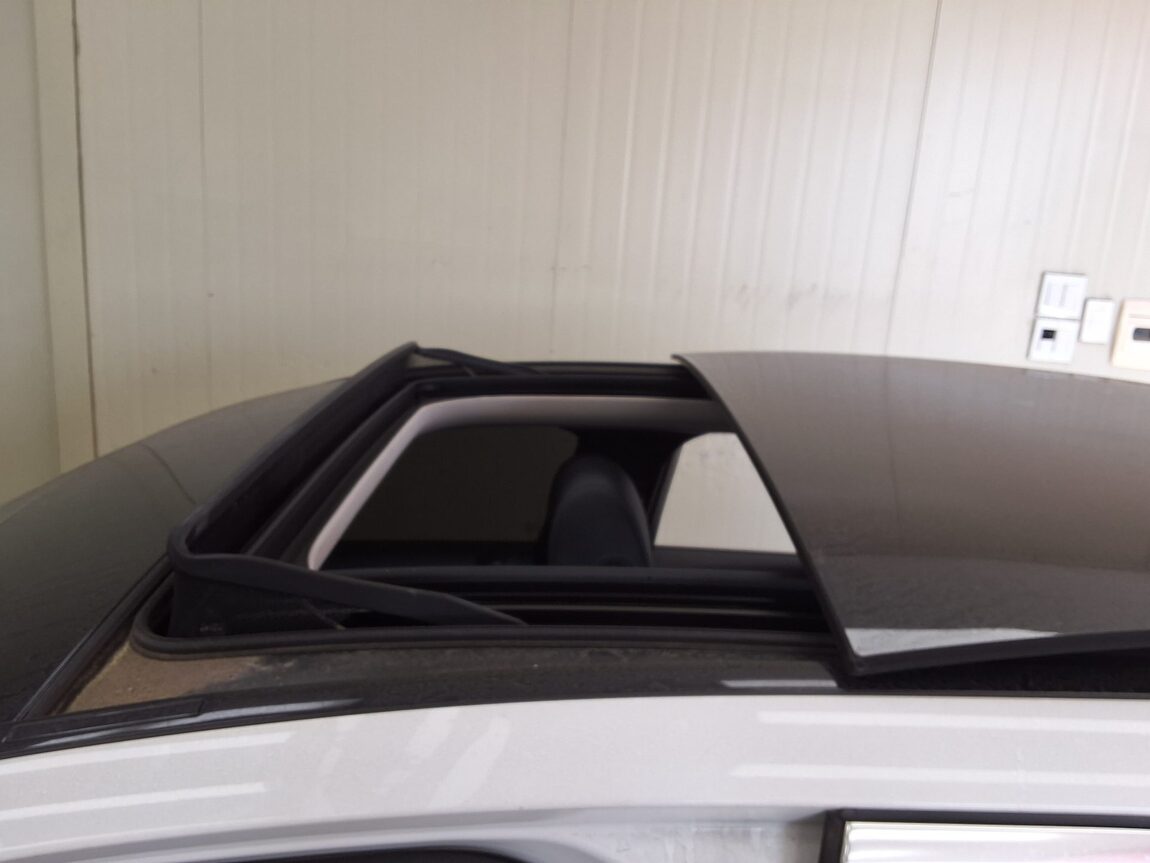 MERCEDES-BENZ C-CLASS (4TH GEN) C220 CDI BLUETEC PANORAMIC SUNROOF 2015 - zdjęcie 30