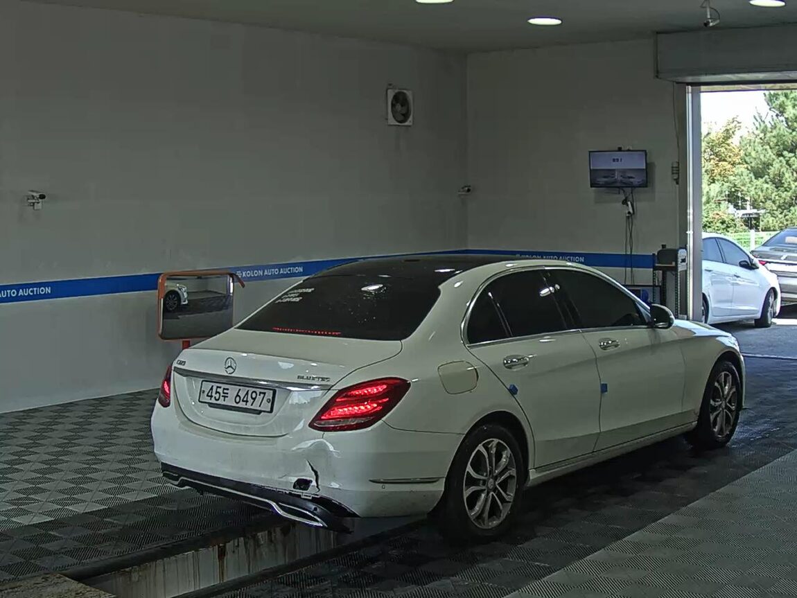 MERCEDES-BENZ C-CLASS (4TH GEN) C220 CDI BLUETEC PANORAMIC SUNROOF 2015 - zdjęcie 5
