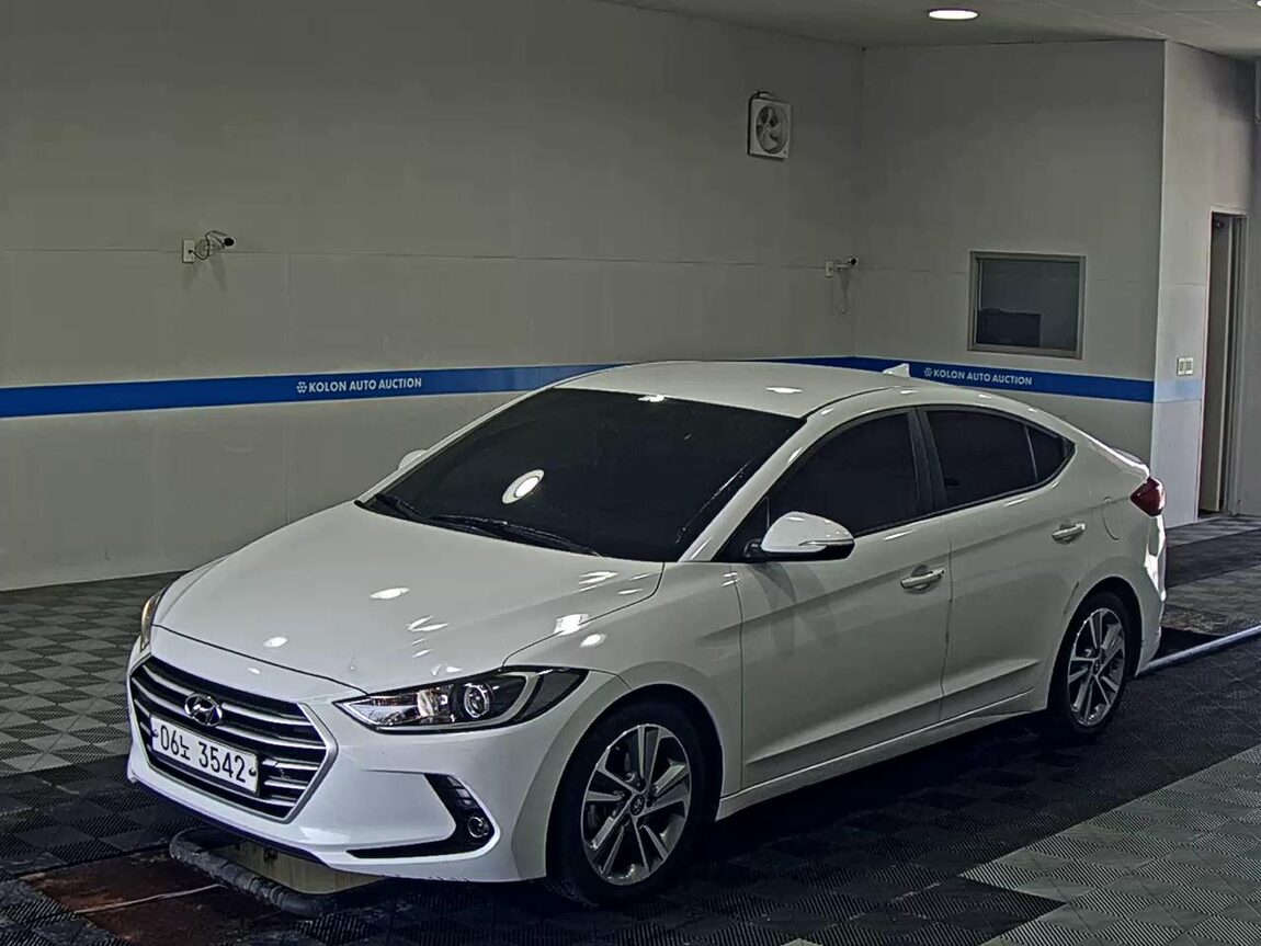 HYUNDAI AVANTE AD 1.6 GDi VALUE PLUS 2018 - zdjęcie 2