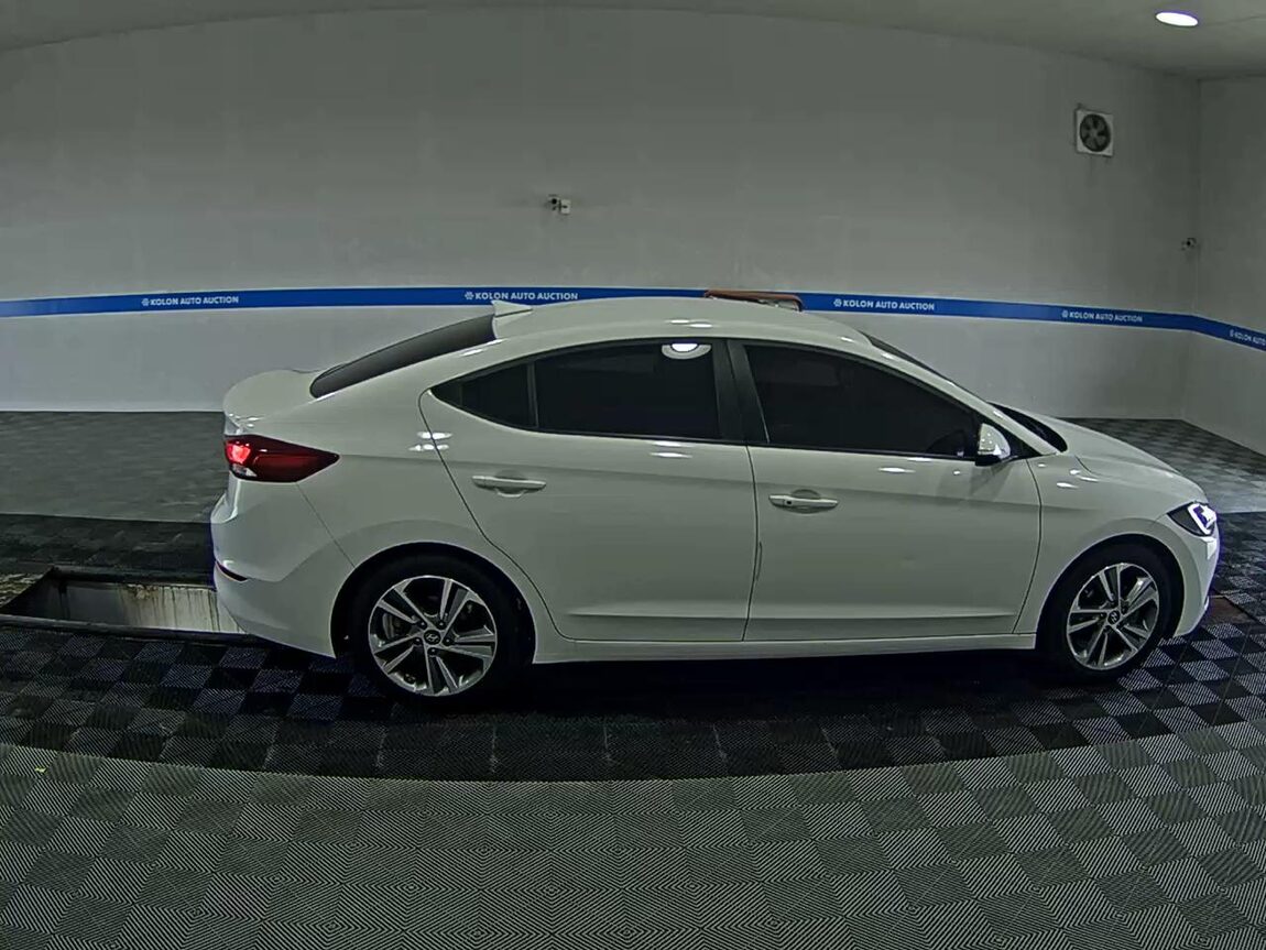 HYUNDAI AVANTE AD 1.6 GDi VALUE PLUS 2018 - zdjęcie 4