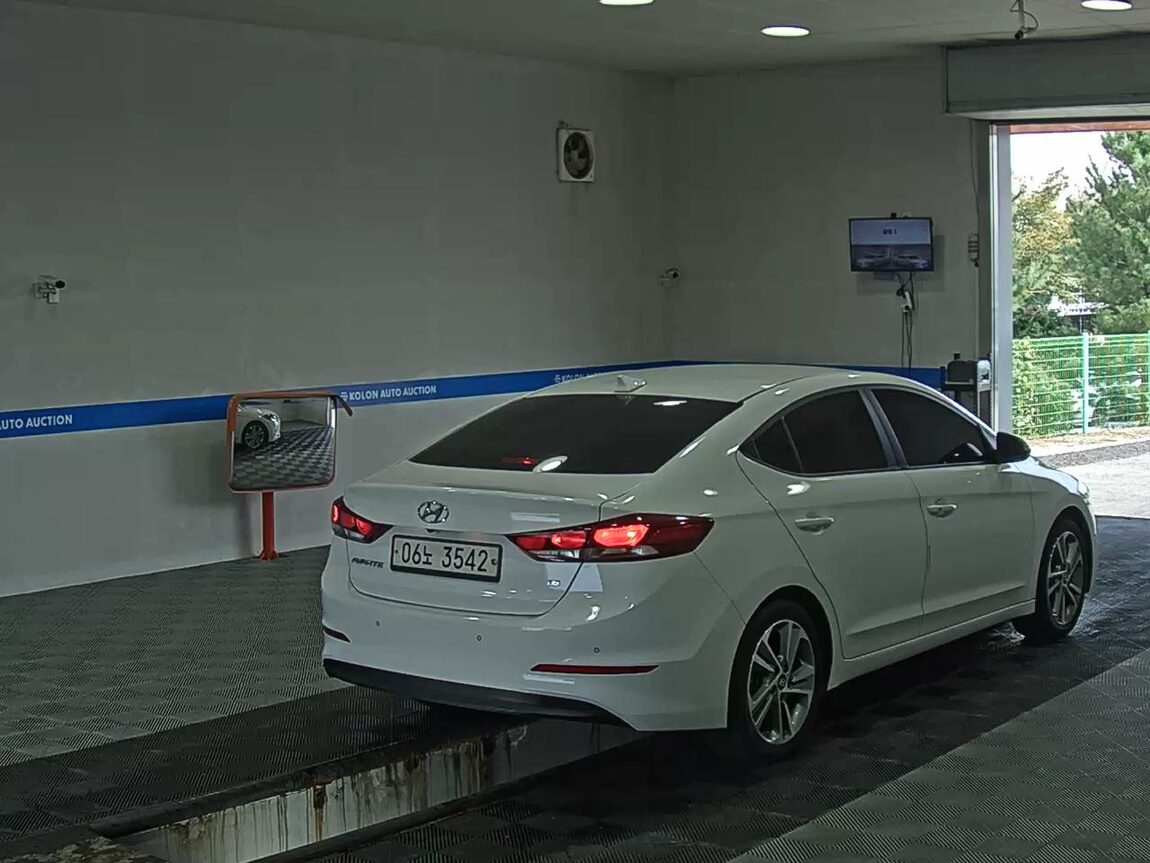 HYUNDAI AVANTE AD 1.6 GDi VALUE PLUS 2018 - zdjęcie 5