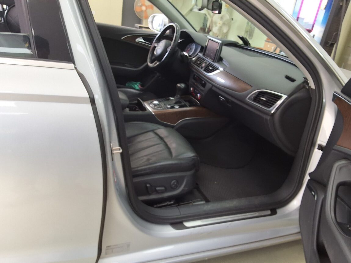 AUDI A6 (4TH GEN) 3.0 TFSI QUATTRO DYNAMIC 2012 - zdjęcie 15