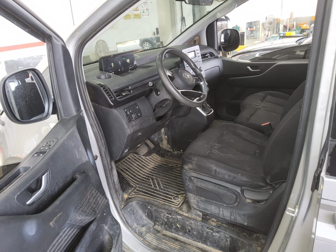 HYUNDAI STARIA 2.2 DIESEL TOURER 11-SEATER 2WD SMART 2022 - zdjęcie 10