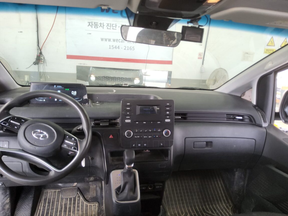 HYUNDAI STARIA 2.2 DIESEL TOURER 11-SEATER 2WD SMART 2022 - zdjęcie 11