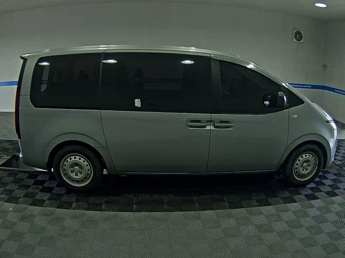 HYUNDAI STARIA 2.2 DIESEL TOURER 11-SEATER 2WD SMART 2022 - zdjęcie 4