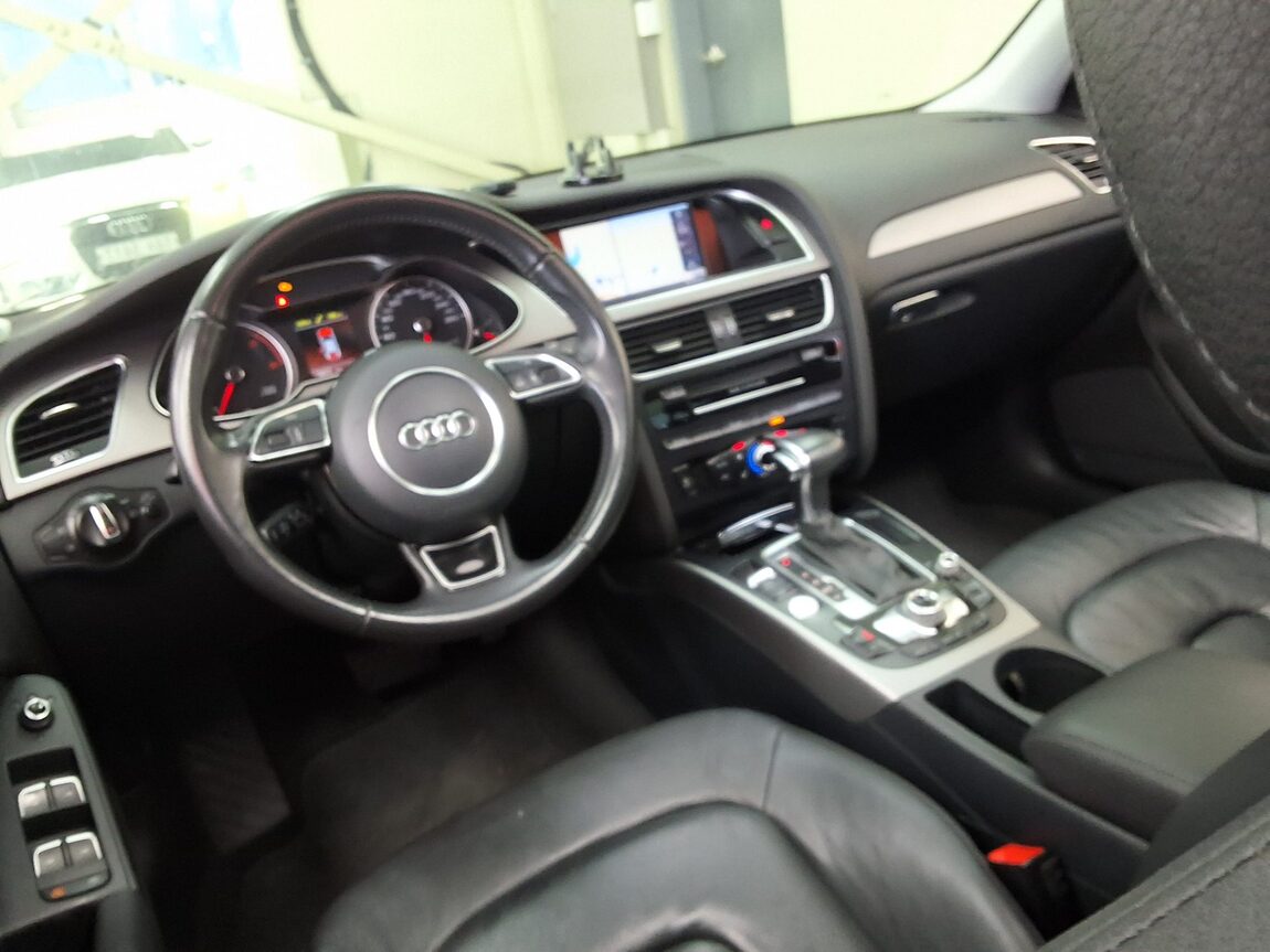 AUDI A4 (4TH GEN) 30 TDI DYNAMIC 2015 - zdjęcie 12