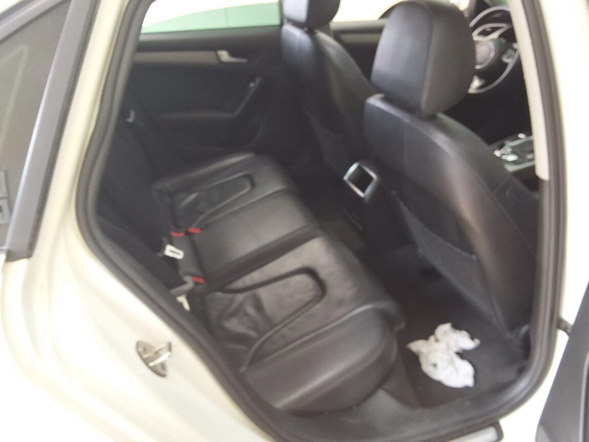 AUDI A4 (4TH GEN) 30 TDI DYNAMIC 2015 - zdjęcie 14