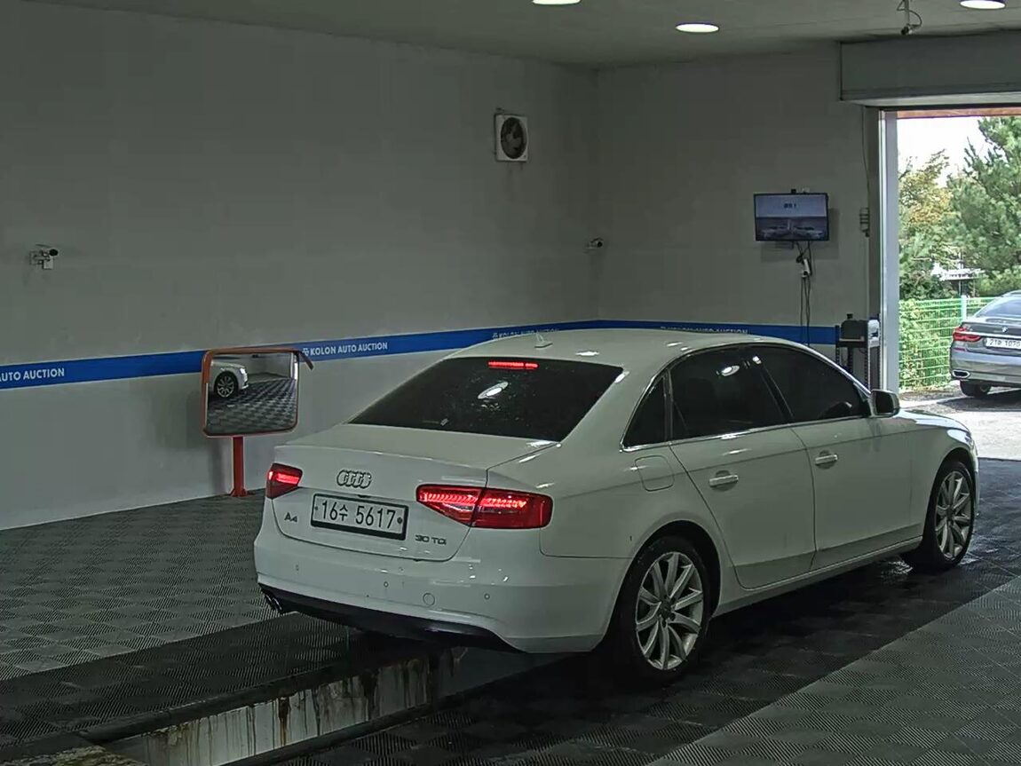 AUDI A4 (4TH GEN) 30 TDI DYNAMIC 2015 - zdjęcie 5
