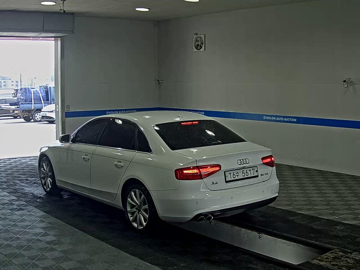 AUDI A4 (4TH GEN) 30 TDI DYNAMIC 2015 - zdjęcie 6