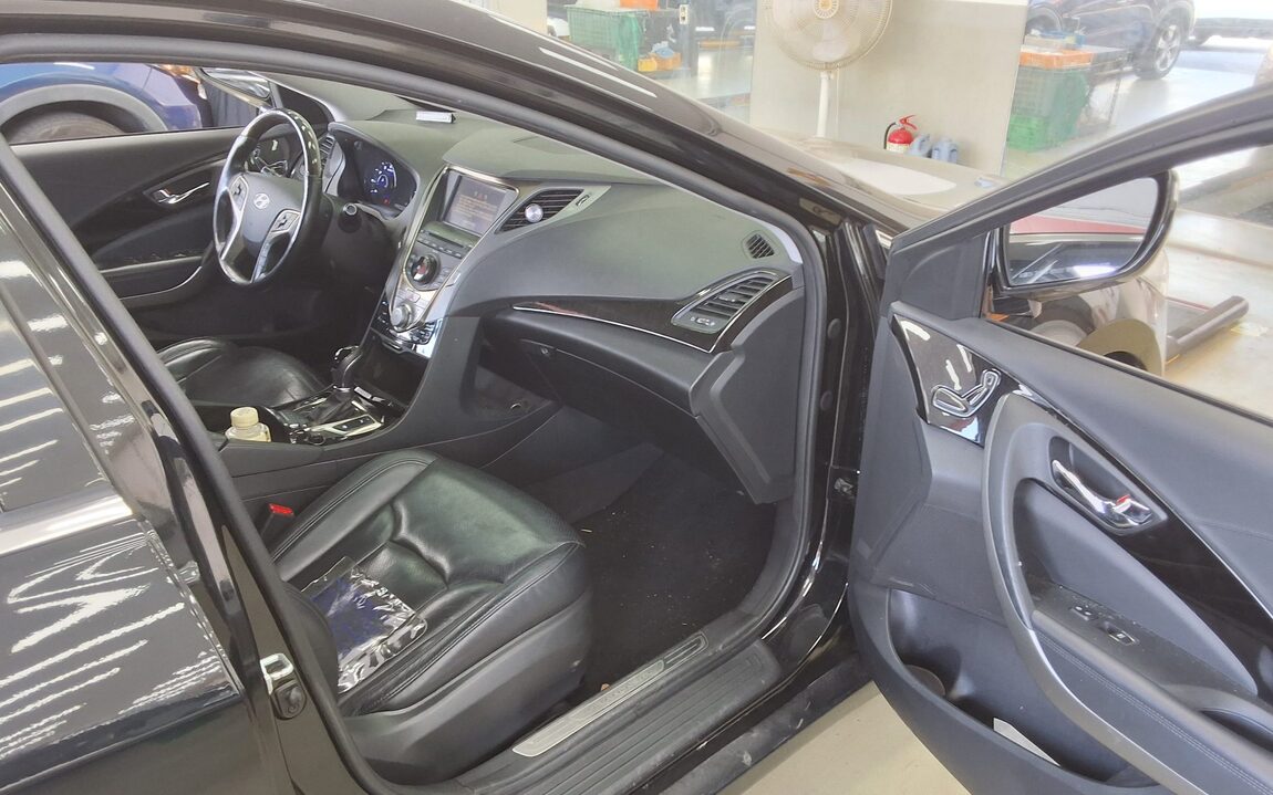 HYUNDAI GRANDEUR HG HG 300 NOBLE 2012 - zdjęcie 14