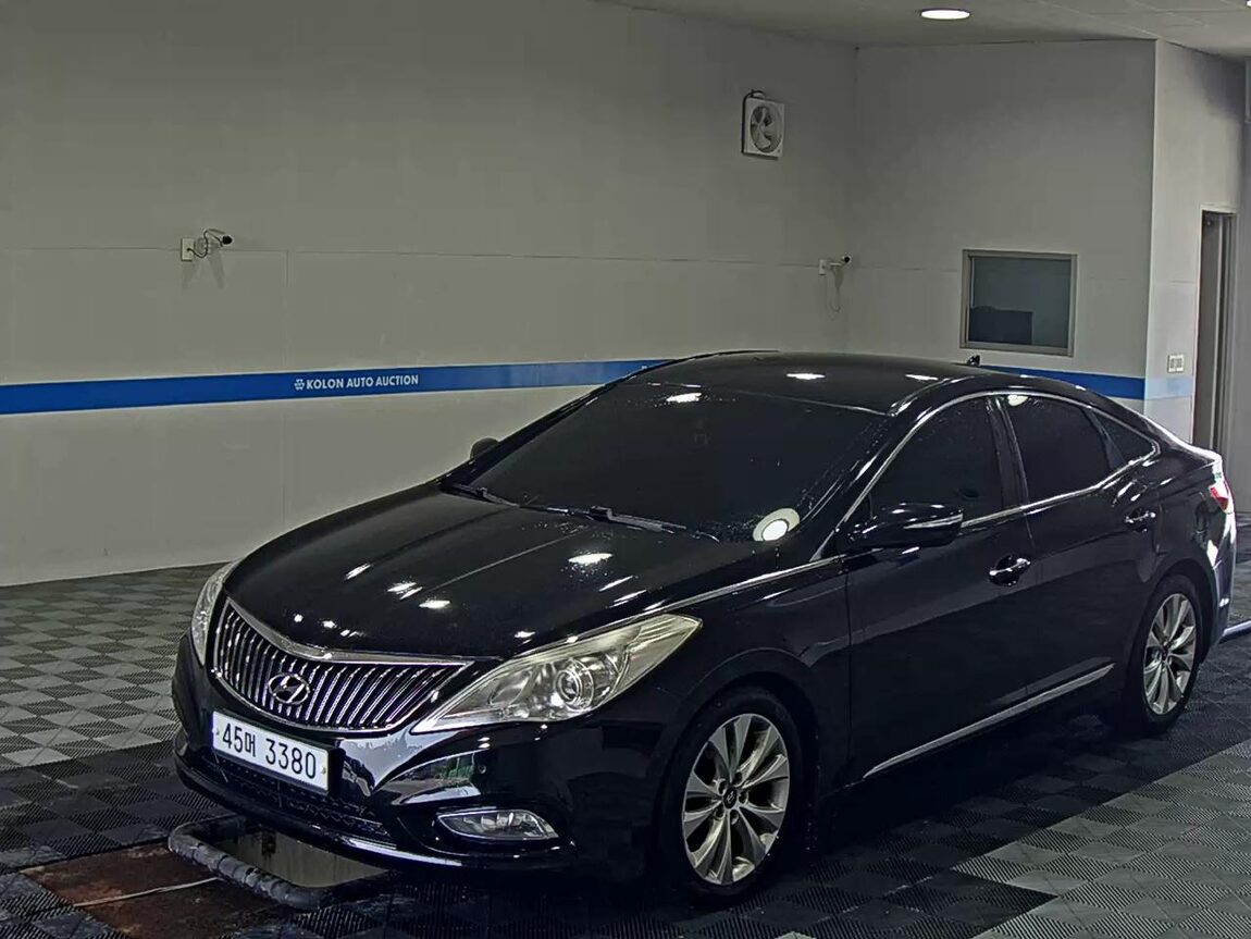 HYUNDAI GRANDEUR HG HG 300 NOBLE 2012 - zdjęcie 2
