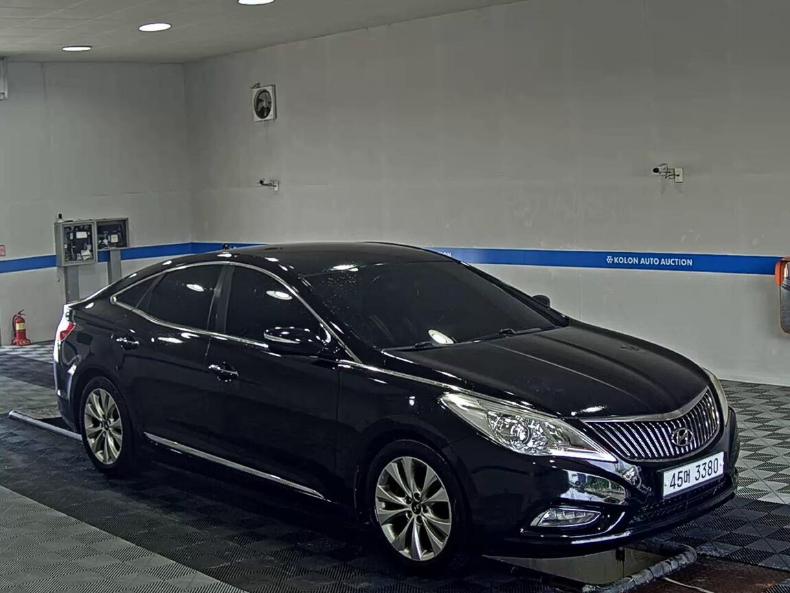 HYUNDAI GRANDEUR HG HG 300 NOBLE 2012 - zdjęcie 3