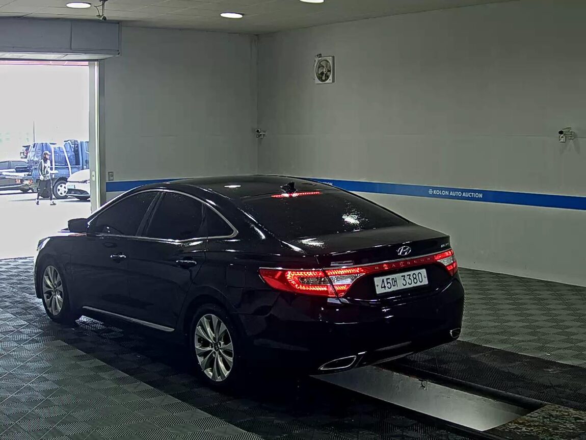 HYUNDAI GRANDEUR HG HG 300 NOBLE 2012 - zdjęcie 6
