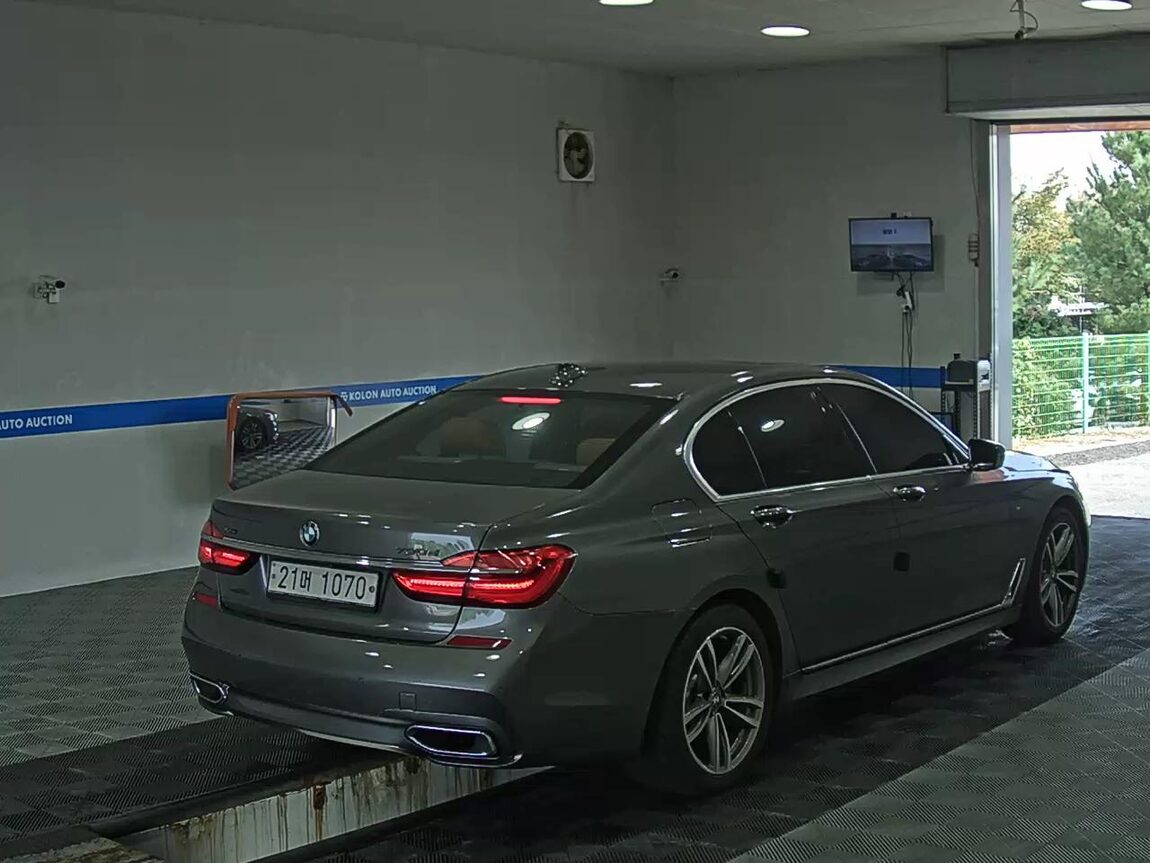 BMW 7 SERIES (6TH GEN) 730d xDRIVE M SPORT PACK 2018 - zdjęcie 5