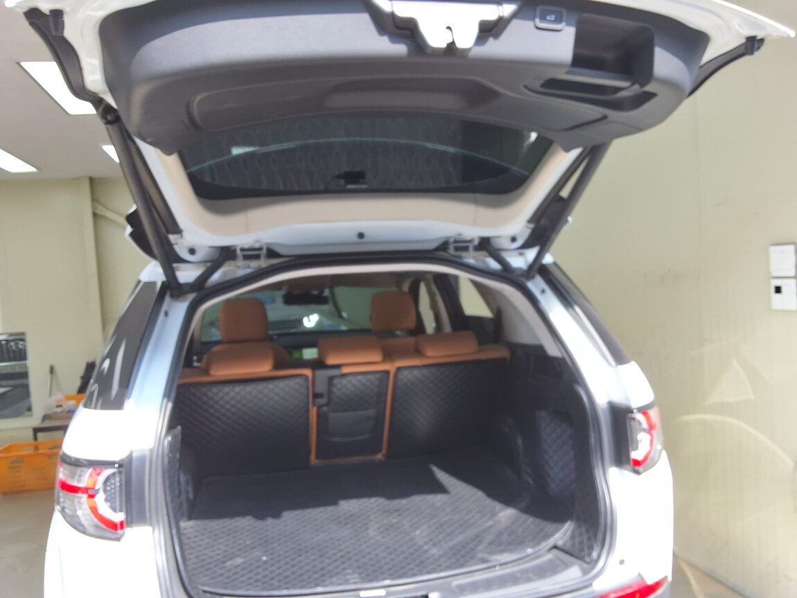 LAND ROVER DISCOVERY SPORT 2.0 TD4 HSE LUXURY 2018 - zdjęcie 16