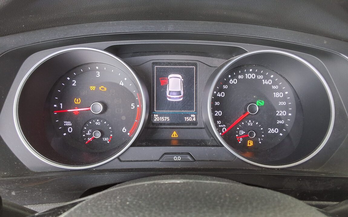 VOLKSWAGEN TIGUAN (2ND GEN) 2.0 TDI PREMIUM 2018 - zdjęcie 9
