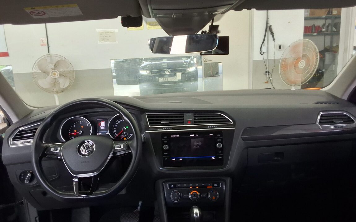 VOLKSWAGEN TIGUAN (2ND GEN) 2.0 TDI PREMIUM 2018 - zdjęcie 11
