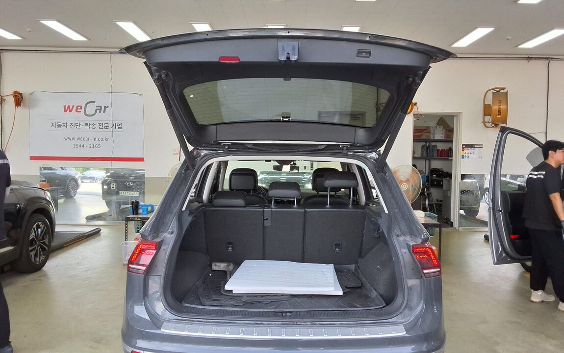 VOLKSWAGEN TIGUAN (2ND GEN) 2.0 TDI PREMIUM 2018 - zdjęcie 15