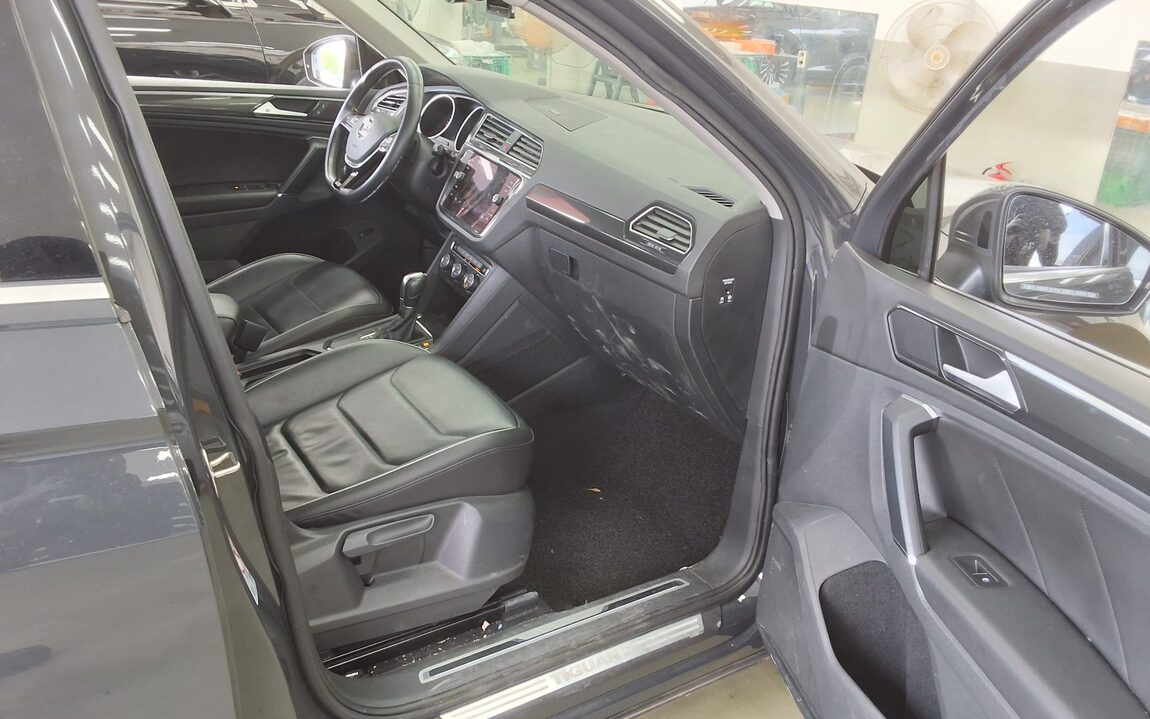 VOLKSWAGEN TIGUAN (2ND GEN) 2.0 TDI PREMIUM 2018 - zdjęcie 14