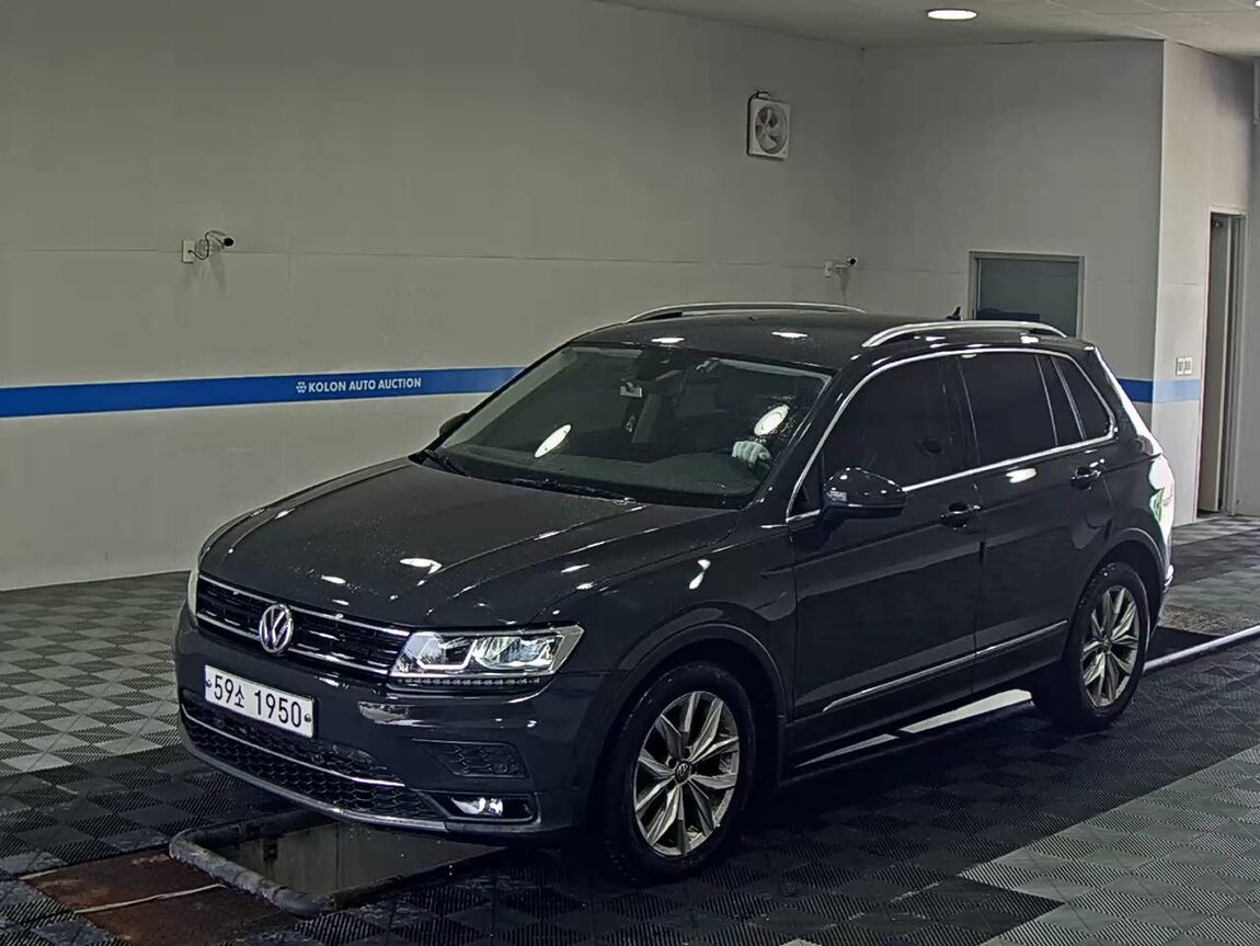 VOLKSWAGEN TIGUAN (2ND GEN) 2.0 TDI PREMIUM 2018 - zdjęcie 2