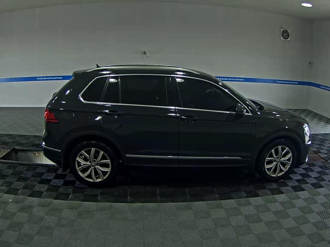 VOLKSWAGEN TIGUAN (2ND GEN) 2.0 TDI PREMIUM 2018 - zdjęcie 4