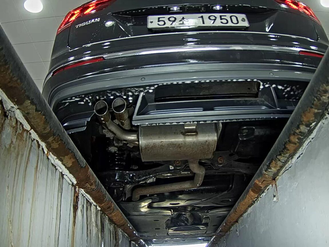 VOLKSWAGEN TIGUAN (2ND GEN) 2.0 TDI PREMIUM 2018 - zdjęcie 8
