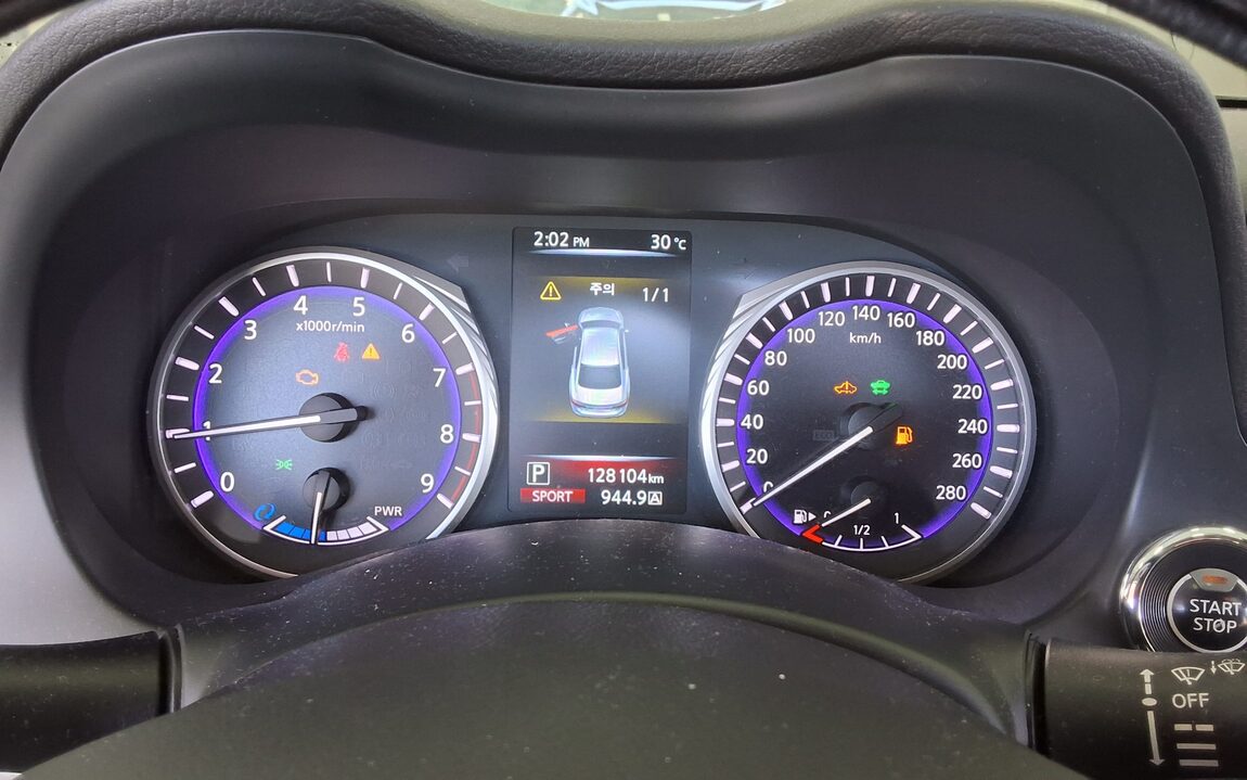 INFINITI Q50 S HYBRID 2015 - zdjęcie 9