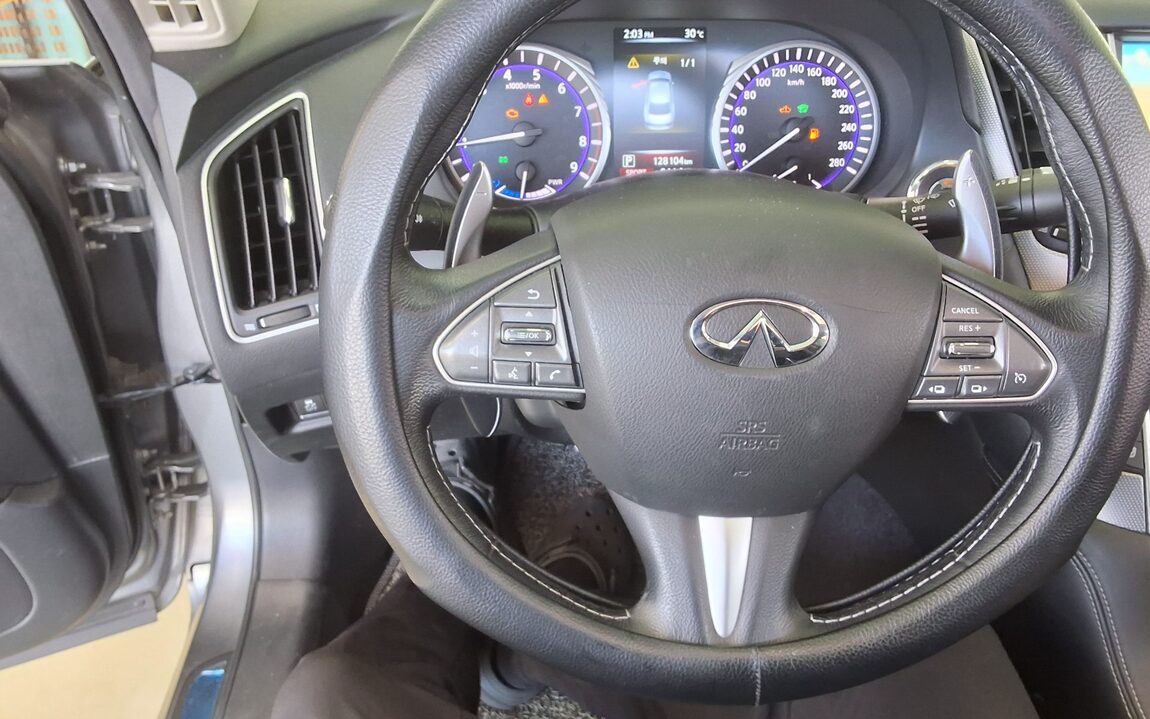 INFINITI Q50 S HYBRID 2015 - zdjęcie 17