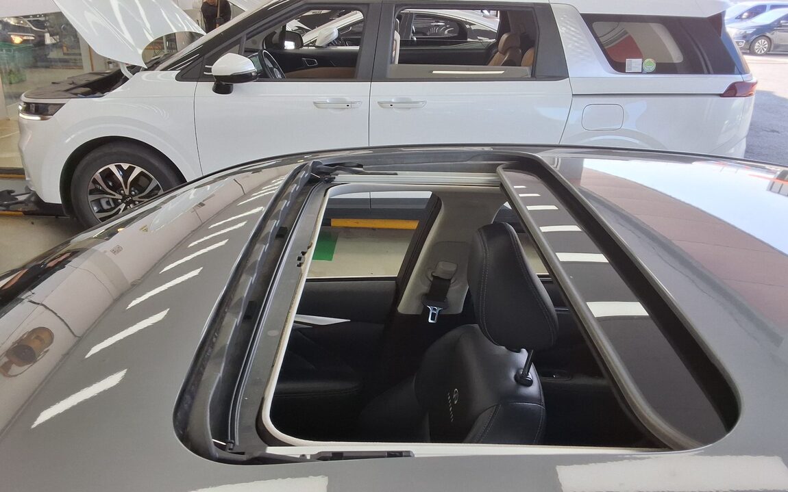 INFINITI Q50 S HYBRID 2015 - zdjęcie 21
