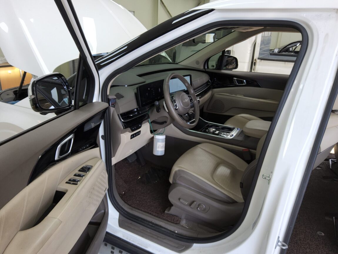 KIA THE NEW CARNIVAL HYBRID (KA4) 1.6 HEV HI-LIMOUSINE 9-SEATER SIGNATURE 2024 - zdjęcie 10