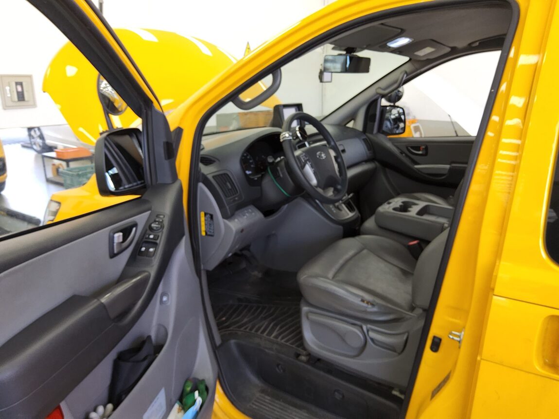HYUNDAI THE NEW GRAND STAREX 12-SEATER LPi SMART 2021 - zdjęcie 10