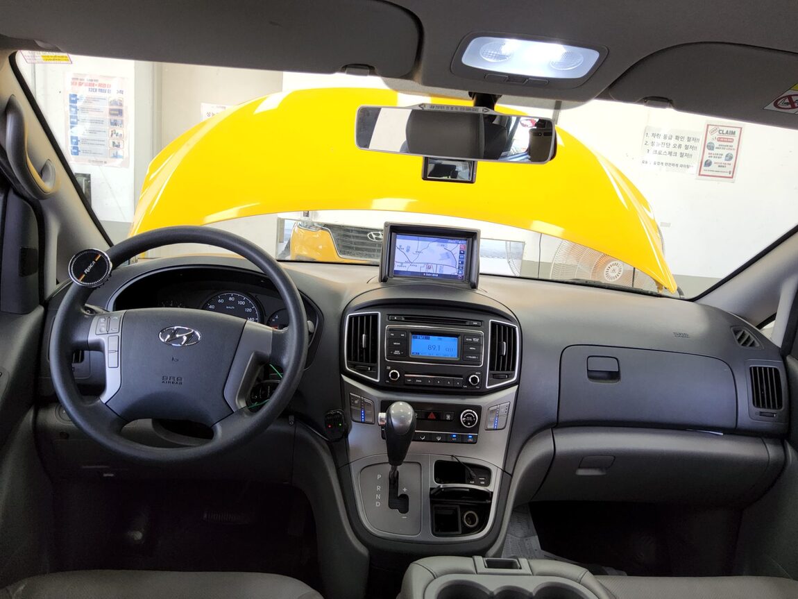 HYUNDAI THE NEW GRAND STAREX 12-SEATER LPi SMART 2021 - zdjęcie 11