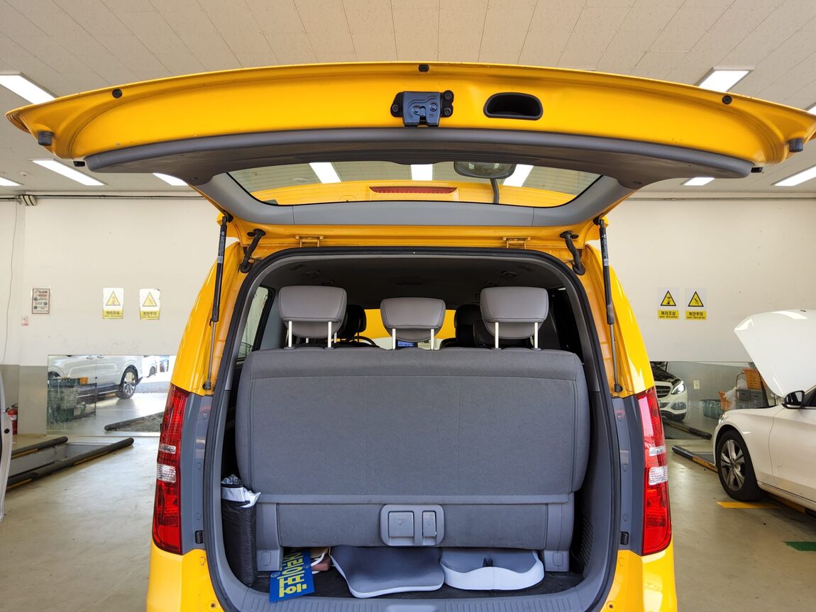 HYUNDAI THE NEW GRAND STAREX 12-SEATER LPi SMART 2021 - zdjęcie 15