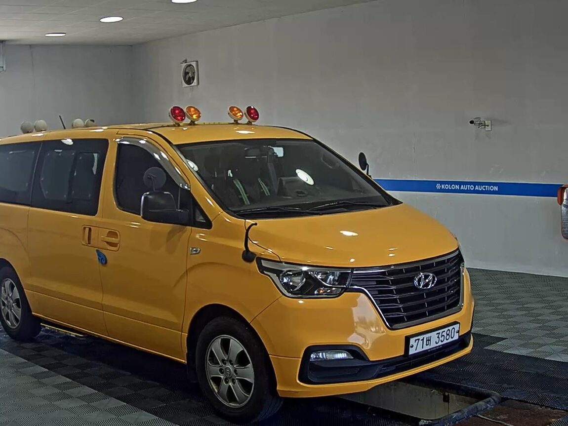 HYUNDAI THE NEW GRAND STAREX 12-SEATER LPi SMART 2021 - zdjęcie 3