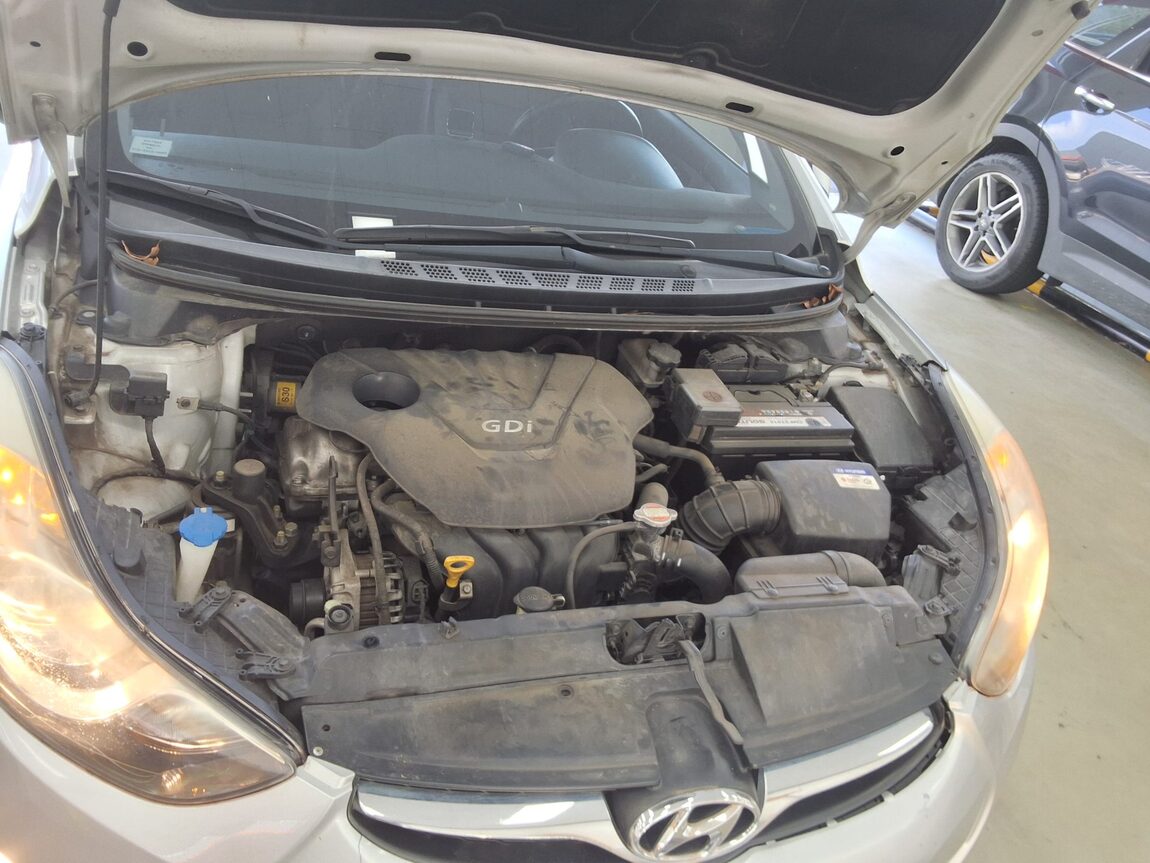 HYUNDAI AVANTE MD M16 GDi PREMIER 2012 - zdjęcie 19