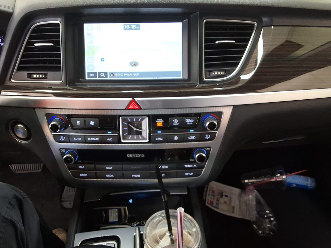 GENESIS G80 3.3 GDi AWD LUXURY 2019 - zdjęcie 24