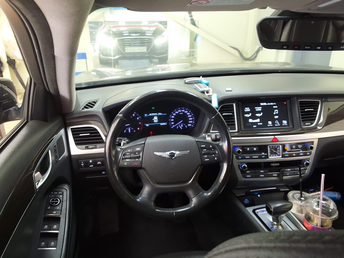 GENESIS G80 3.3 GDi AWD LUXURY 2019 - zdjęcie 12