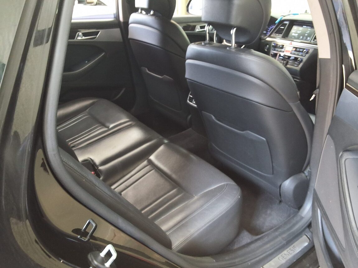 GENESIS G80 3.3 GDi AWD LUXURY 2019 - zdjęcie 14