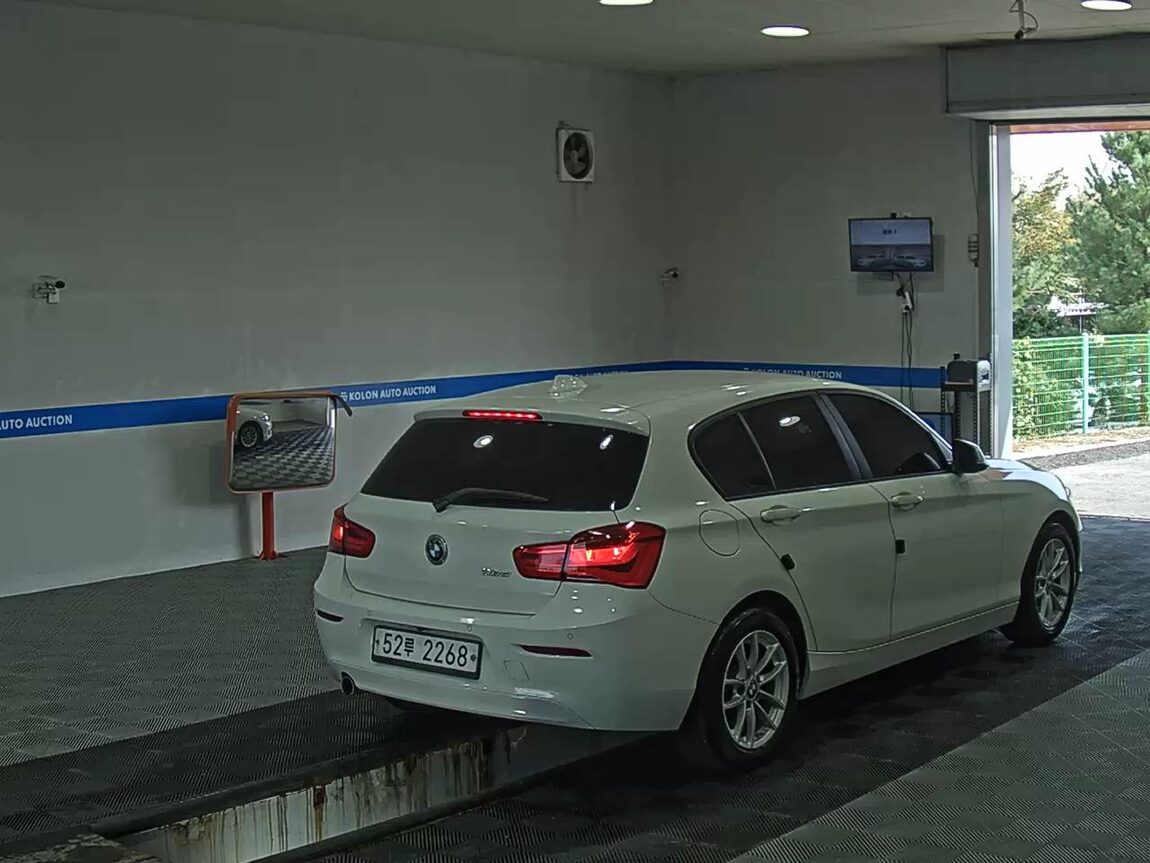 BMW 1 SERIES (2ND GEN) 5-DOOR 118d JOY 2017 - zdjęcie 5