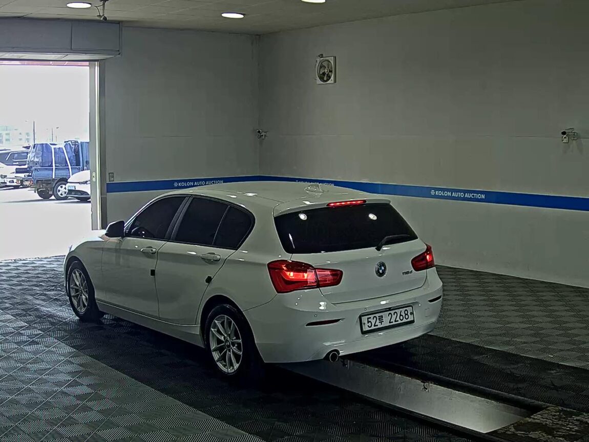 BMW 1 SERIES (2ND GEN) 5-DOOR 118d JOY 2017 - zdjęcie 6