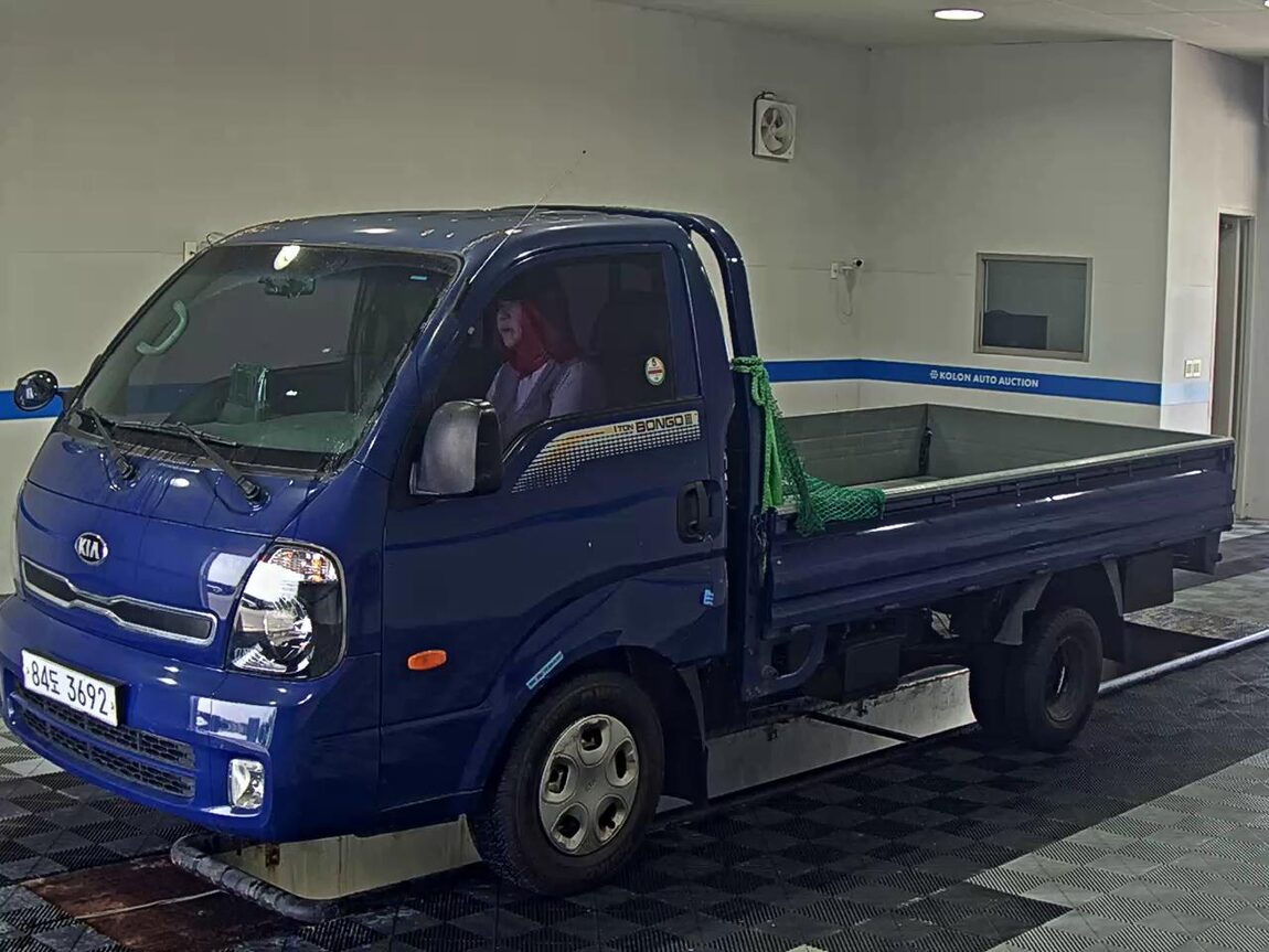 KIA BONGO III CARGO CRDi STANDARD CAB EXTRA LONG WHEELBASE 2015 - zdjęcie 2