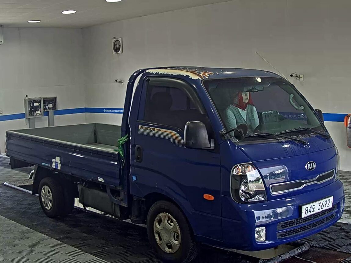 KIA BONGO III CARGO CRDi STANDARD CAB EXTRA LONG WHEELBASE 2015 - zdjęcie 3