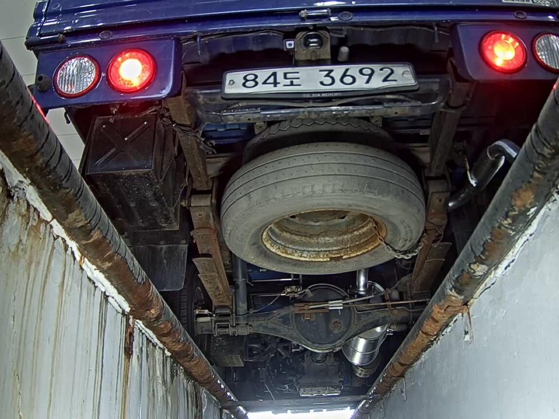 KIA BONGO III CARGO CRDi STANDARD CAB EXTRA LONG WHEELBASE 2015 - zdjęcie 8