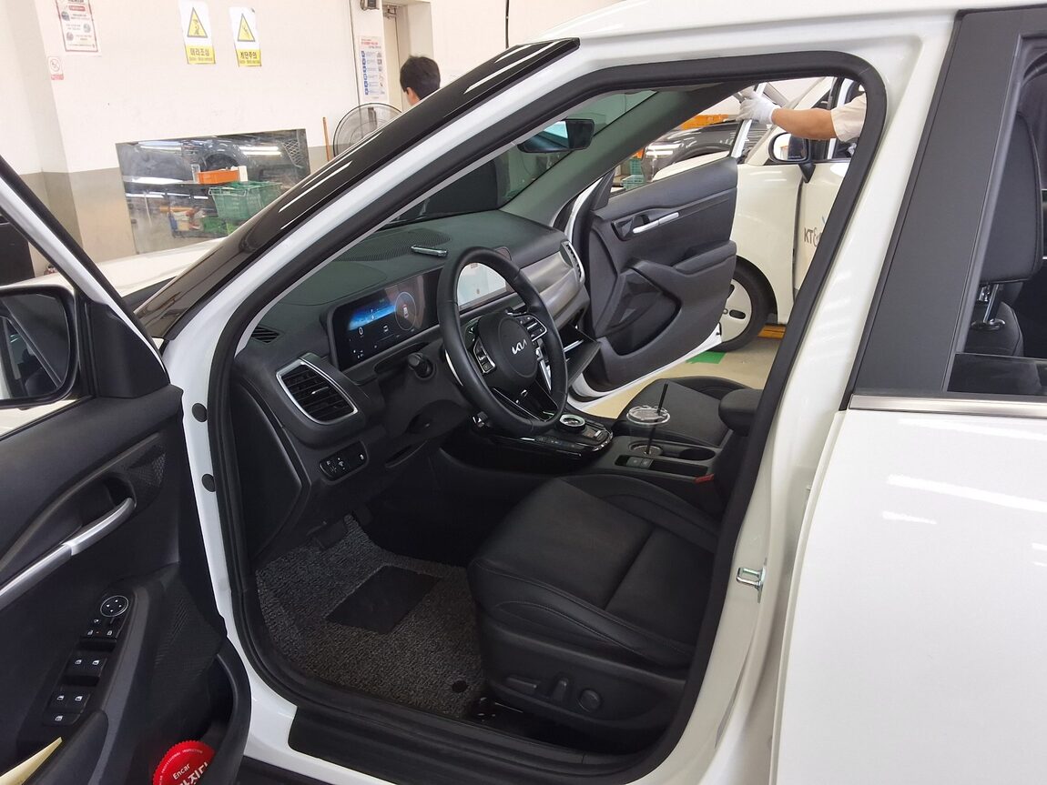 KIA THE NEW SELTOS 2.0 GASOLINE 2WD PRESTIGE 2025 - zdjęcie 10