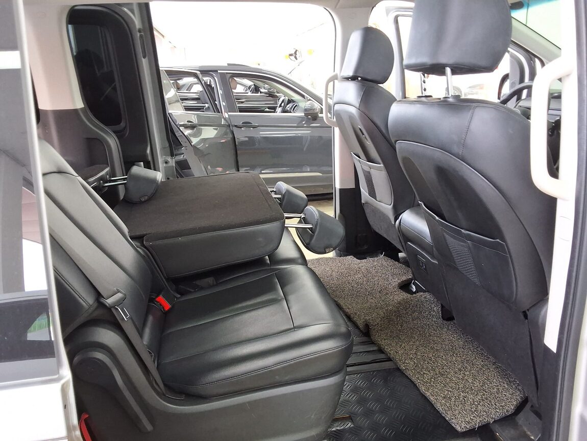 HYUNDAI STARIA 2.2 DIESEL TOURER 11-SEATER 2WD MODERN 2023 - zdjęcie 13
