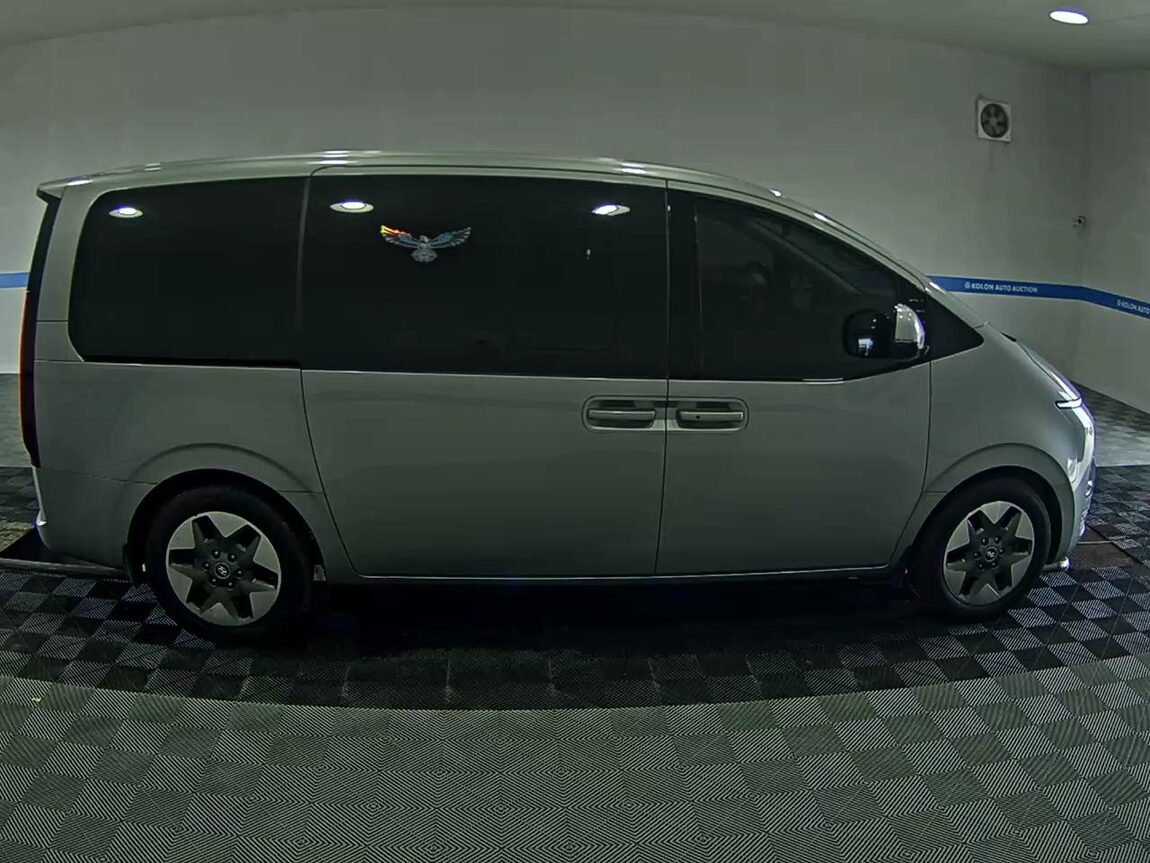 HYUNDAI STARIA 2.2 DIESEL TOURER 11-SEATER 2WD MODERN 2023 - zdjęcie 4