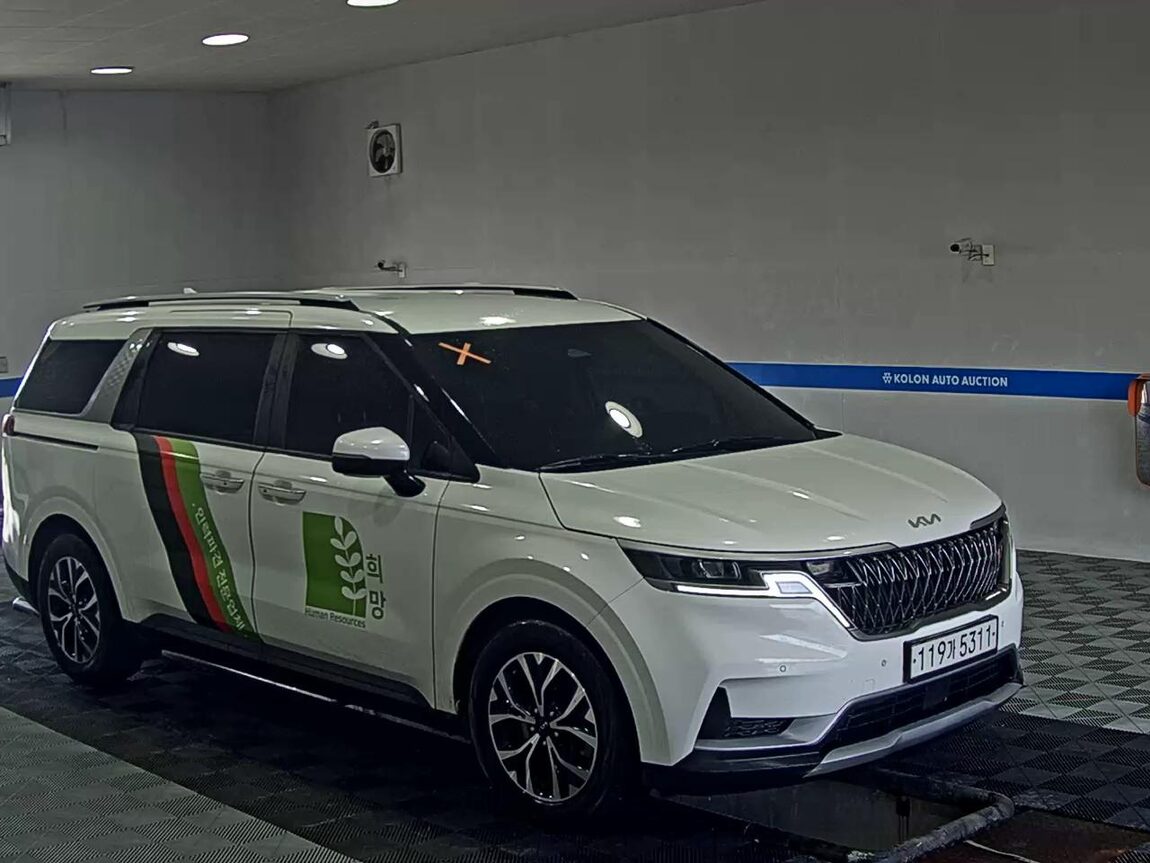 KIA NEW CARNIVAL (KA4) 9-SEATER DIESEL PRESTIGE 2023 - zdjęcie 3